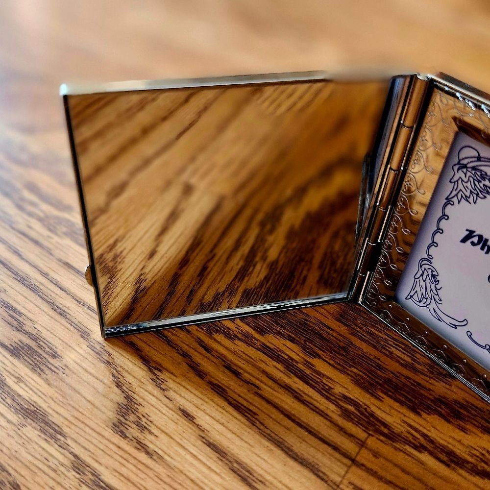❌️SOLD❌️BRIGHTON Silver, Leather, And Crystal Photo Frame Compact - Picture 5 of 9